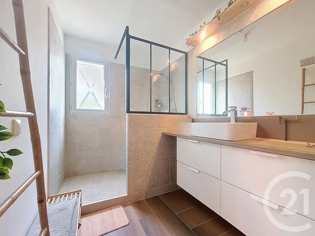 Appartement F4 à vendre - 4 pièces - 81.18 m2 - DRAGUIGNAN - 83 - PROVENCE-ALPES-COTE-D-AZUR - Century 21 Haussmann Immobilier