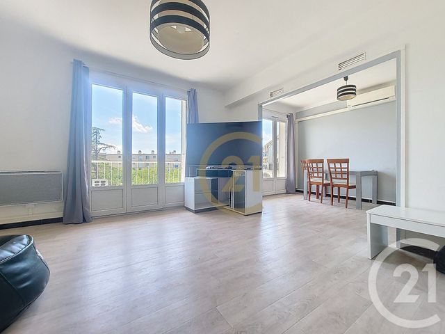 Appartement F3 à louer - 3 pièces - 67.71 m2 - DRAGUIGNAN - 83 - PROVENCE-ALPES-COTE-D-AZUR - Century 21 Haussmann Immobilier