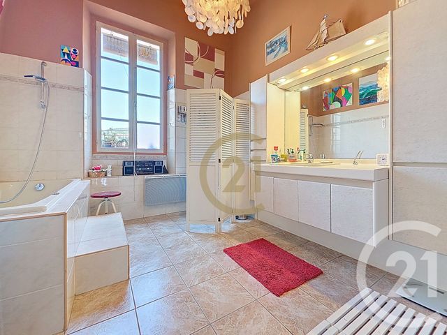 Appartement F4 à vendre - 4 pièces - 159.51 m2 - DRAGUIGNAN - 83 - PROVENCE-ALPES-COTE-D-AZUR - Century 21 Haussmann Immobilier