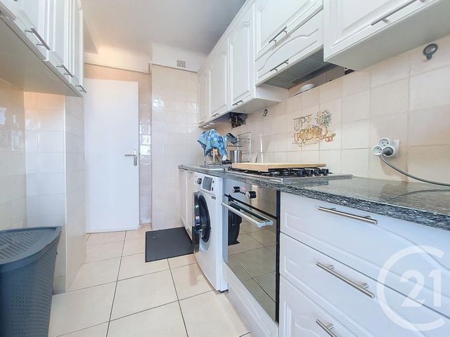 Afficher la photo en grand Appartement T4 à vendre - 4 pièces - 67.53 m2 - DRAGUIGNAN - 83 - PROVENCE-ALPES-COTE-D-AZUR - Century 21 Haussmann Immobilier