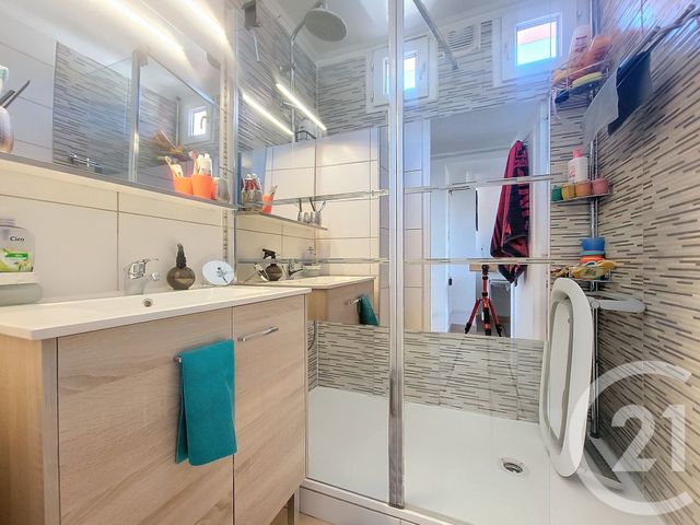 Afficher la photo en grand Appartement T4 à vendre - 4 pièces - 67.53 m2 - DRAGUIGNAN - 83 - PROVENCE-ALPES-COTE-D-AZUR - Century 21 Haussmann Immobilier