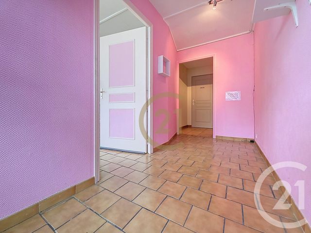 Appartement à vendre - 2 pièces - 27.4 m2 - DRAGUIGNAN - 83 - PROVENCE-ALPES-COTE-D-AZUR - Century 21 Haussmann Immobilier