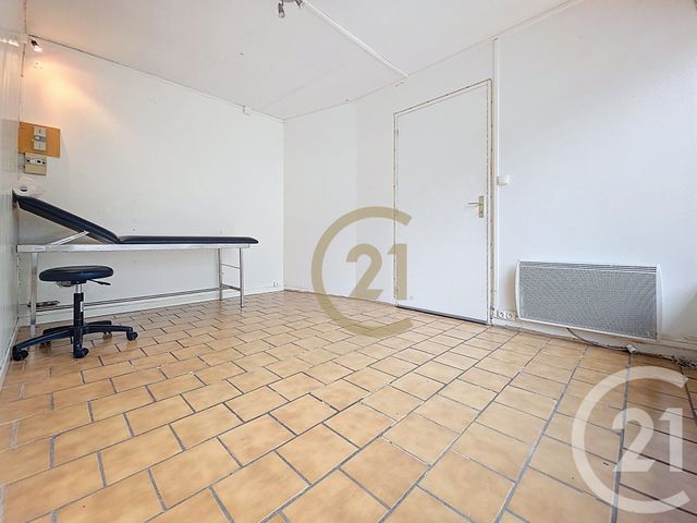 Appartement à vendre - 2 pièces - 27.4 m2 - DRAGUIGNAN - 83 - PROVENCE-ALPES-COTE-D-AZUR - Century 21 Haussmann Immobilier