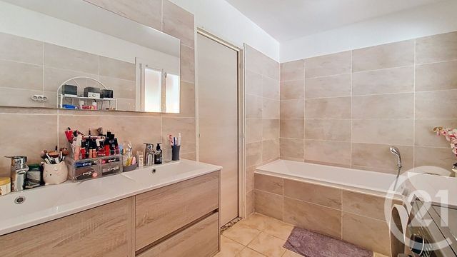 maison à vendre - 6 pièces - 118.0 m2 - VIDAUBAN - 83 - PROVENCE-ALPES-COTE-D-AZUR - Century 21 Haussmann Immobilier