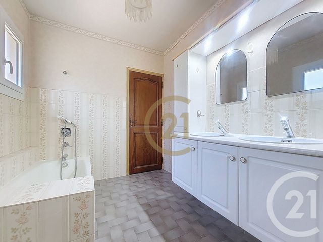 Afficher la photo en grand maison à vendre - 5 pièces - 105.5 m2 - DRAGUIGNAN - 83 - PROVENCE-ALPES-COTE-D-AZUR - Century 21 Haussmann Immobilier