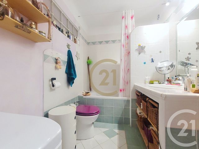 Afficher la photo en grand Appartement F3 à vendre - 3 pièces - 76.0 m2 - DRAGUIGNAN - 83 - PROVENCE-ALPES-COTE-D-AZUR - Century 21 Haussmann Immobilier