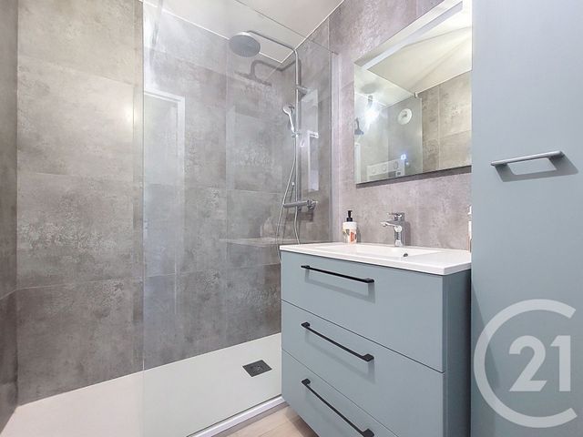 Afficher la photo en grand Appartement F4 à vendre - 4 pièces - 73.3 m2 - DRAGUIGNAN - 83 - PROVENCE-ALPES-COTE-D-AZUR - Century 21 Haussmann Immobilier