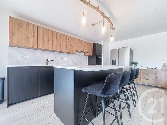 Afficher la photo en grand Appartement F4 à vendre - 4 pièces - 73.3 m2 - DRAGUIGNAN - 83 - PROVENCE-ALPES-COTE-D-AZUR - Century 21 Haussmann Immobilier