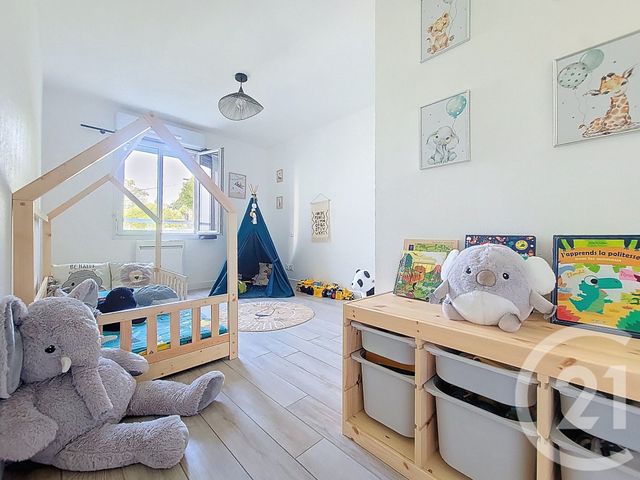 Afficher la photo en grand Appartement F4 à vendre - 4 pièces - 73.3 m2 - DRAGUIGNAN - 83 - PROVENCE-ALPES-COTE-D-AZUR - Century 21 Haussmann Immobilier