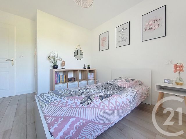 Afficher la photo en grand Appartement F4 à vendre - 4 pièces - 73.3 m2 - DRAGUIGNAN - 83 - PROVENCE-ALPES-COTE-D-AZUR - Century 21 Haussmann Immobilier