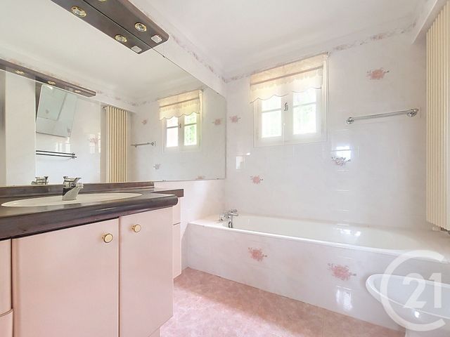 Afficher la photo en grand maison à vendre - 8 pièces - 177.9 m2 - DRAGUIGNAN - 83 - PROVENCE-ALPES-COTE-D-AZUR - Century 21 Haussmann Immobilier