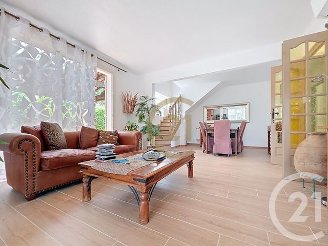 maison à vendre - 4 pièces - 131.1 m2 - DRAGUIGNAN - 83 - PROVENCE-ALPES-COTE-D-AZUR - Century 21 Haussmann Immobilier