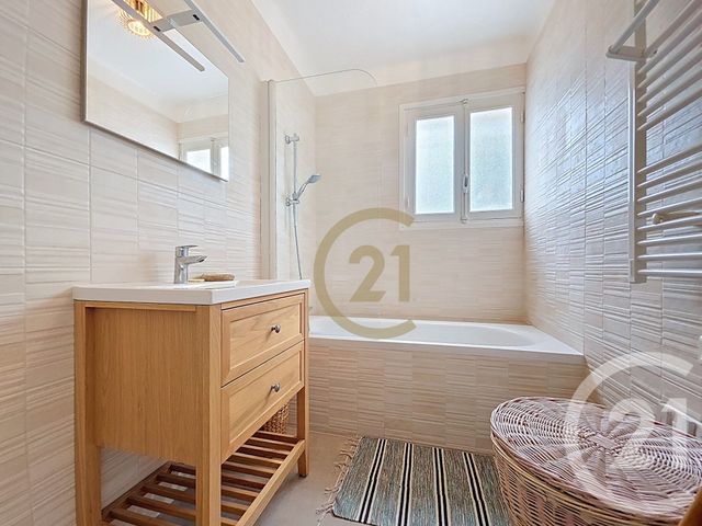 maison à vendre - 4 pièces - 131.1 m2 - DRAGUIGNAN - 83 - PROVENCE-ALPES-COTE-D-AZUR - Century 21 Haussmann Immobilier