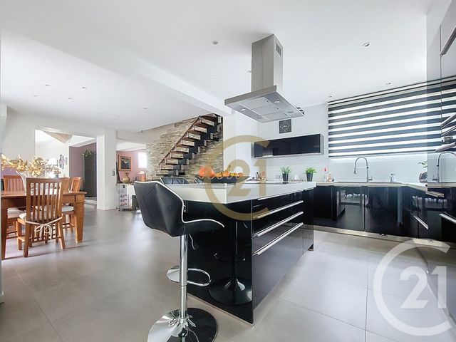 maison à vendre - 7 pièces - 299.63 m2 - DRAGUIGNAN - 83 - PROVENCE-ALPES-COTE-D-AZUR - Century 21 Haussmann Immobilier