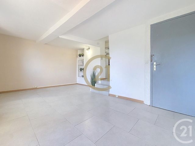 Appartement F1 bis à louer - 2 pièces - 31.2 m2 - FLAYOSC - 83 - PROVENCE-ALPES-COTE-D-AZUR - Century 21 Haussmann Immobilier