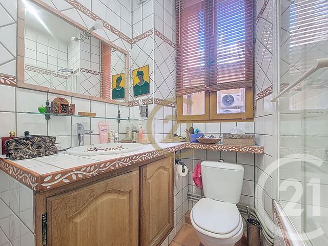 Appartement F2 à louer - 2 pièces - 61.0 m2 - DRAGUIGNAN - 83 - PROVENCE-ALPES-COTE-D-AZUR - Century 21 Haussmann Immobilier