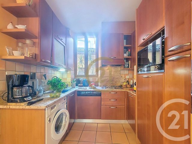 Appartement F2 à louer - 2 pièces - 61.0 m2 - DRAGUIGNAN - 83 - PROVENCE-ALPES-COTE-D-AZUR - Century 21 Haussmann Immobilier
