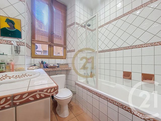 Appartement F2 à louer - 2 pièces - 61.0 m2 - DRAGUIGNAN - 83 - PROVENCE-ALPES-COTE-D-AZUR - Century 21 Haussmann Immobilier