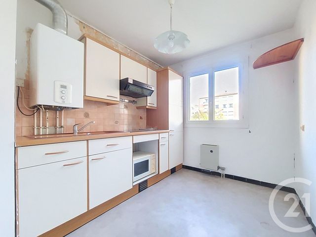 Appartement F2 à vendre - 2 pièces - 45.8 m2 - DRAGUIGNAN - 83 - PROVENCE-ALPES-COTE-D-AZUR - Century 21 Haussmann Immobilier