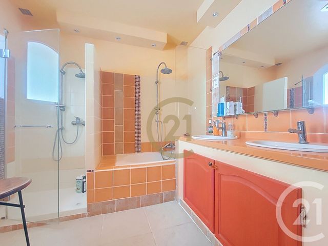 maison à vendre - 6 pièces - 197.0 m2 - DRAGUIGNAN - 83 - PROVENCE-ALPES-COTE-D-AZUR - Century 21 Haussmann Immobilier