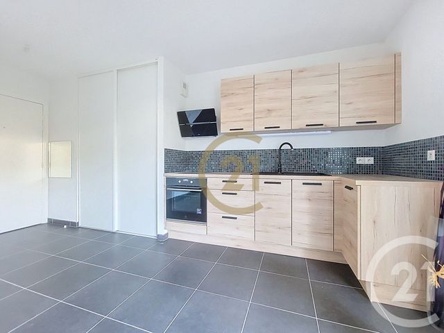 Appartement F1 à louer - 1 pièce - 29.32 m2 - DRAGUIGNAN - 83 - PROVENCE-ALPES-COTE-D-AZUR - Century 21 Haussmann Immobilier