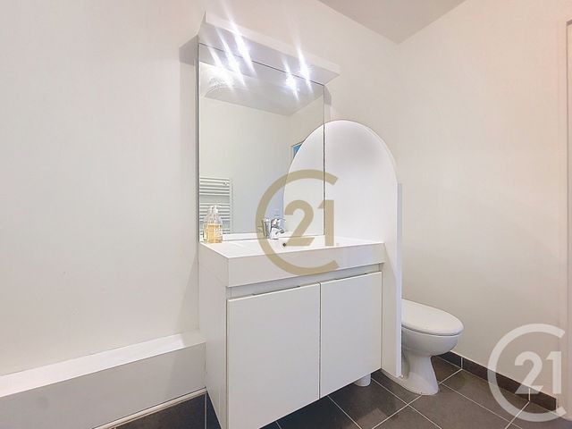 Appartement F1 à louer - 1 pièce - 29.32 m2 - DRAGUIGNAN - 83 - PROVENCE-ALPES-COTE-D-AZUR - Century 21 Haussmann Immobilier