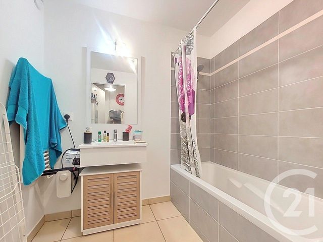 Appartement T2 à vendre - 2 pièces - 43.3 m2 - DRAGUIGNAN - 83 - PROVENCE-ALPES-COTE-D-AZUR - Century 21 Haussmann Immobilier