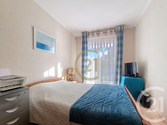 Appartement T3 à vendre - 3 pièces - 70.36 m2 - DRAGUIGNAN - 83 - PROVENCE-ALPES-COTE-D-AZUR - Century 21 Haussmann Immobilier