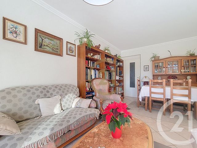 Appartement T3 à vendre - 3 pièces - 70.36 m2 - DRAGUIGNAN - 83 - PROVENCE-ALPES-COTE-D-AZUR - Century 21 Haussmann Immobilier