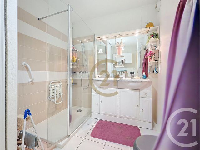 Appartement F3 à vendre - 3 pièces - 63.56 m2 - LE LUC - 83 - PROVENCE-ALPES-COTE-D-AZUR - Century 21 Haussmann Immobilier