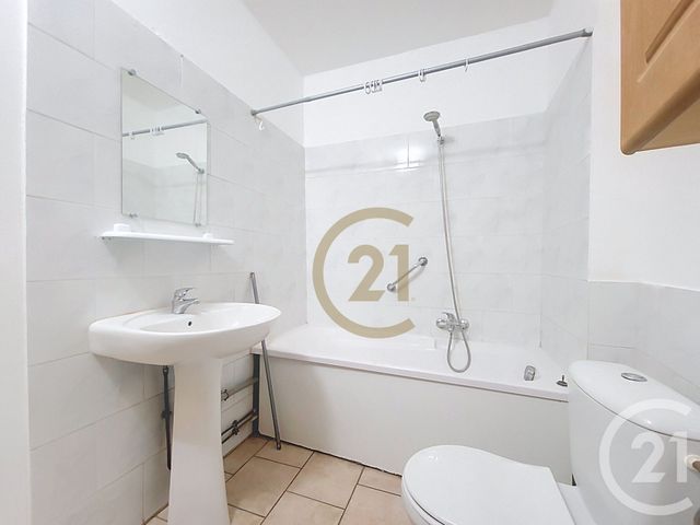 Appartement F1 à louer - 1 pièce - 33.26 m2 - DRAGUIGNAN - 83 - PROVENCE-ALPES-COTE-D-AZUR - Century 21 Haussmann Immobilier