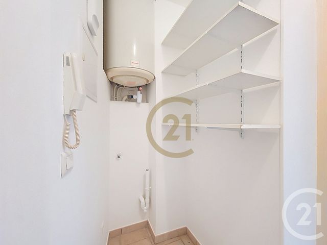 Appartement F1 à louer - 1 pièce - 33.26 m2 - DRAGUIGNAN - 83 - PROVENCE-ALPES-COTE-D-AZUR - Century 21 Haussmann Immobilier