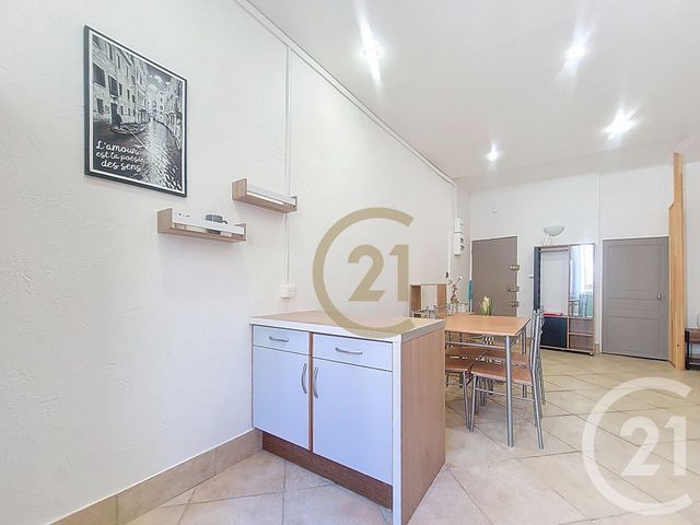 Appartement F1 bis à louer - 2 pièces - 37.2 m2 - FLAYOSC - 83 - PROVENCE-ALPES-COTE-D-AZUR - Century 21 Haussmann Immobilier