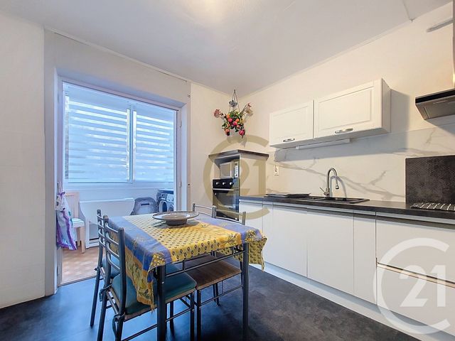 Appartement F3 à louer - 3 pièces - 78.65 m2 - DRAGUIGNAN - 83 - PROVENCE-ALPES-COTE-D-AZUR - Century 21 Haussmann Immobilier