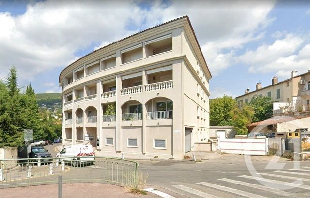 parking à louer - 15.0 m2 - DRAGUIGNAN - 83 - PROVENCE-ALPES-COTE-D-AZUR - Century 21 Haussmann Immobilier