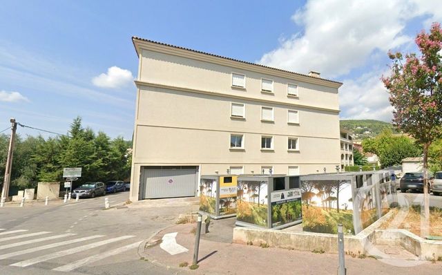 parking à louer - 15.0 m2 - DRAGUIGNAN - 83 - PROVENCE-ALPES-COTE-D-AZUR - Century 21 Haussmann Immobilier