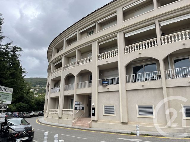 parking à louer - 15.0 m2 - DRAGUIGNAN - 83 - PROVENCE-ALPES-COTE-D-AZUR - Century 21 Haussmann Immobilier