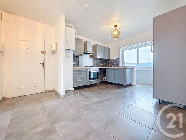 Appartement F4 à vendre - 4 pièces - 68.54 m2 - DRAGUIGNAN - 83 - PROVENCE-ALPES-COTE-D-AZUR - Century 21 Haussmann Immobilier