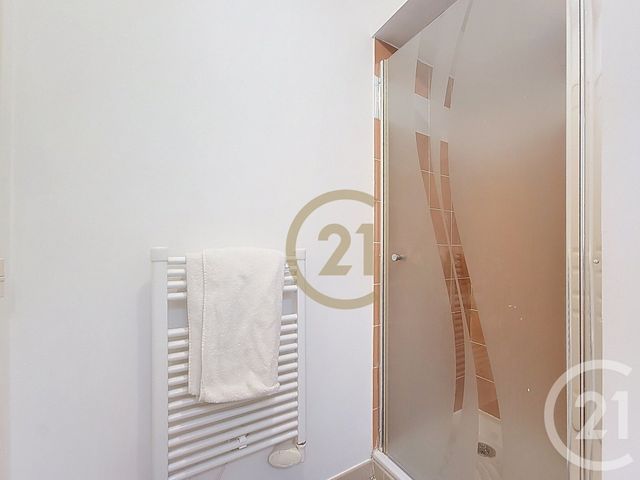 Appartement F2 à louer - 2 pièces - 38.8 m2 - DRAGUIGNAN - 83 - PROVENCE-ALPES-COTE-D-AZUR - Century 21 Haussmann Immobilier