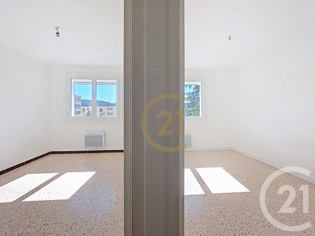 Appartement F3 à vendre - 3 pièces - 55.0 m2 - DRAGUIGNAN - 83 - PROVENCE-ALPES-COTE-D-AZUR - Century 21 Haussmann Immobilier