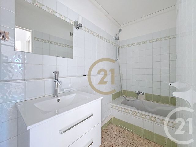 Appartement F3 à vendre - 3 pièces - 55.0 m2 - DRAGUIGNAN - 83 - PROVENCE-ALPES-COTE-D-AZUR - Century 21 Haussmann Immobilier