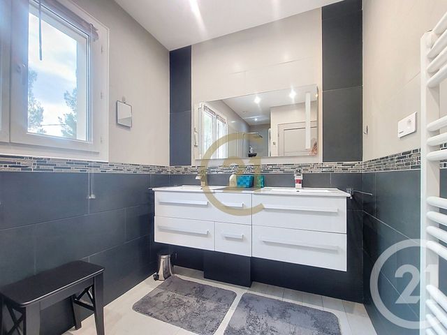 maison à vendre - 7 pièces - 299.63 m2 - DRAGUIGNAN - 83 - PROVENCE-ALPES-COTE-D-AZUR - Century 21 Haussmann Immobilier