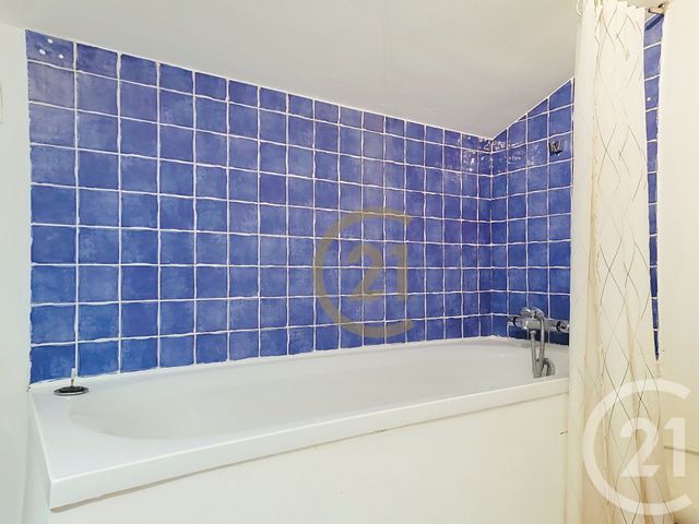 Appartement F2 à louer - 2 pièces - 45.0 m2 - DRAGUIGNAN - 83 - PROVENCE-ALPES-COTE-D-AZUR - Century 21 Haussmann Immobilier