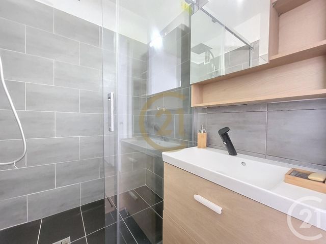Appartement F3 bis à louer - 4 pièces - 65.71 m2 - DRAGUIGNAN - 83 - PROVENCE-ALPES-COTE-D-AZUR - Century 21 Haussmann Immobilier