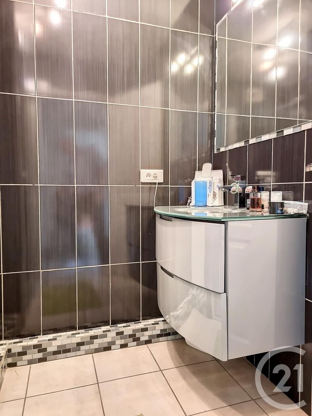 Appartement F2 à vendre - 2 pièces - 46.6 m2 - DRAGUIGNAN - 83 - PROVENCE-ALPES-COTE-D-AZUR - Century 21 Haussmann Immobilier