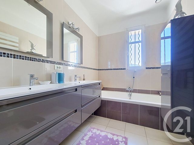 maison à vendre - 7 pièces - 202.77 m2 - DRAGUIGNAN - 83 - PROVENCE-ALPES-COTE-D-AZUR - Century 21 Haussmann Immobilier