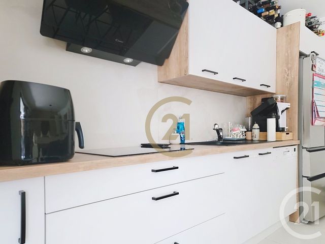 Appartement F3 à louer - 3 pièces - 71.69 m2 - ST RAPHAEL - 83 - PROVENCE-ALPES-COTE-D-AZUR - Century 21 Haussmann Immobilier