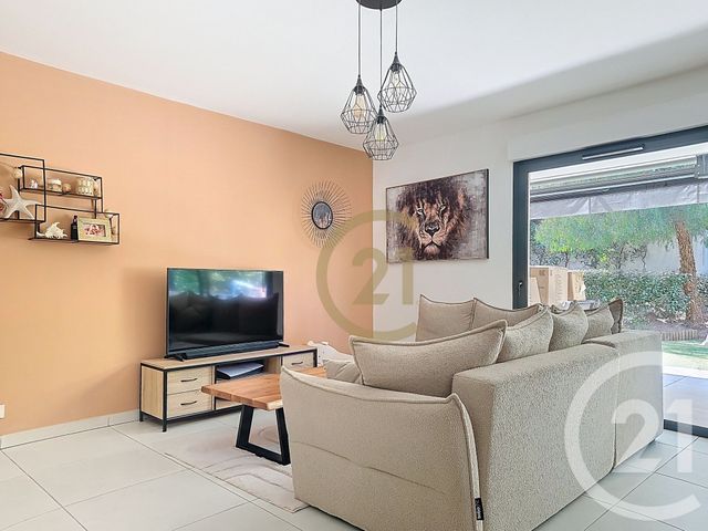 Appartement F3 à louer - 3 pièces - 71.69 m2 - ST RAPHAEL - 83 - PROVENCE-ALPES-COTE-D-AZUR - Century 21 Haussmann Immobilier