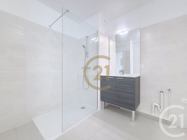 Appartement à louer - 2 pièces - 40.56 m2 - DRAGUIGNAN - 83 - PROVENCE-ALPES-COTE-D-AZUR - Century 21 Haussmann Immobilier