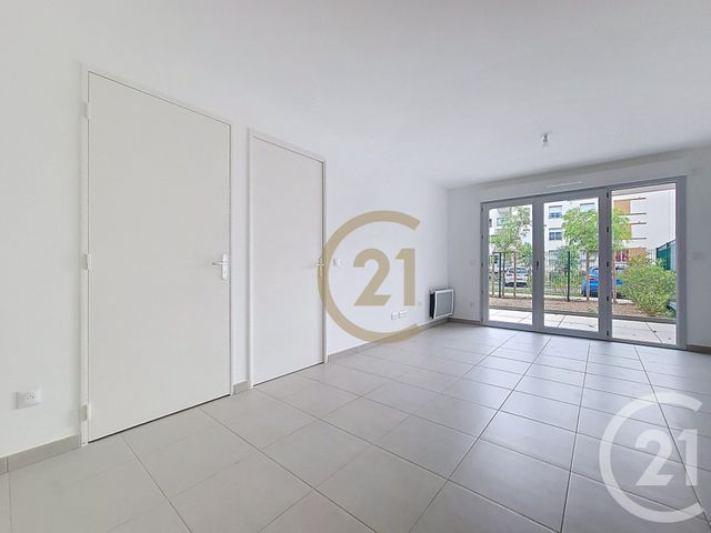 Appartement à louer - 2 pièces - 40.56 m2 - DRAGUIGNAN - 83 - PROVENCE-ALPES-COTE-D-AZUR - Century 21 Haussmann Immobilier